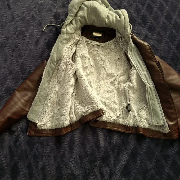 JPUJOU Leather jacket w hood and fur lining - faux Small - Picture 3 of 5